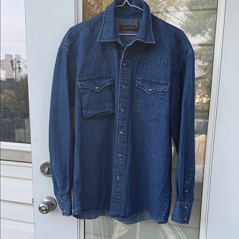 Roper Oversized Med chambray western denim pearl button up 100% cotton 🕰️